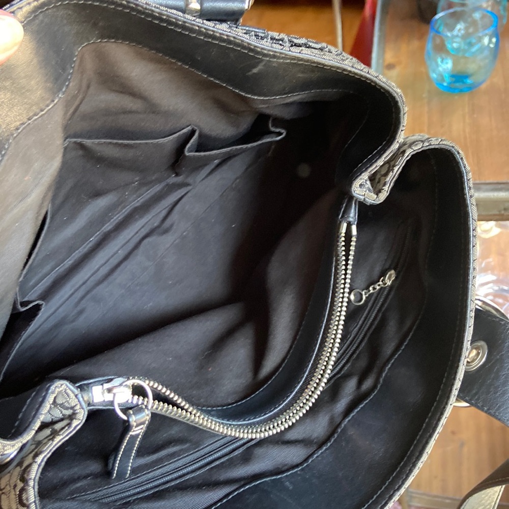 Coach signature 9x12 satchel with leather straps - Picture 4 of 6